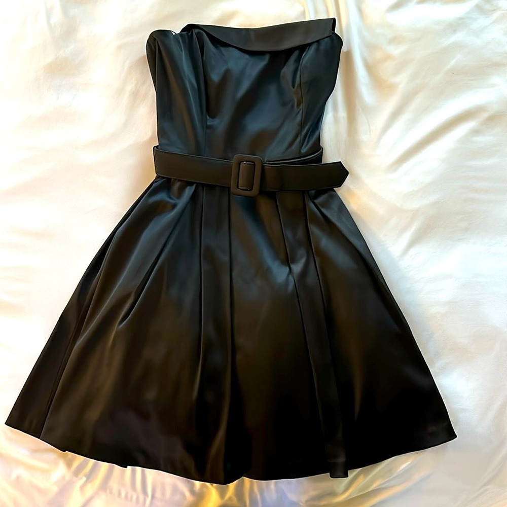 White House Black Market cocktail dress - size 2